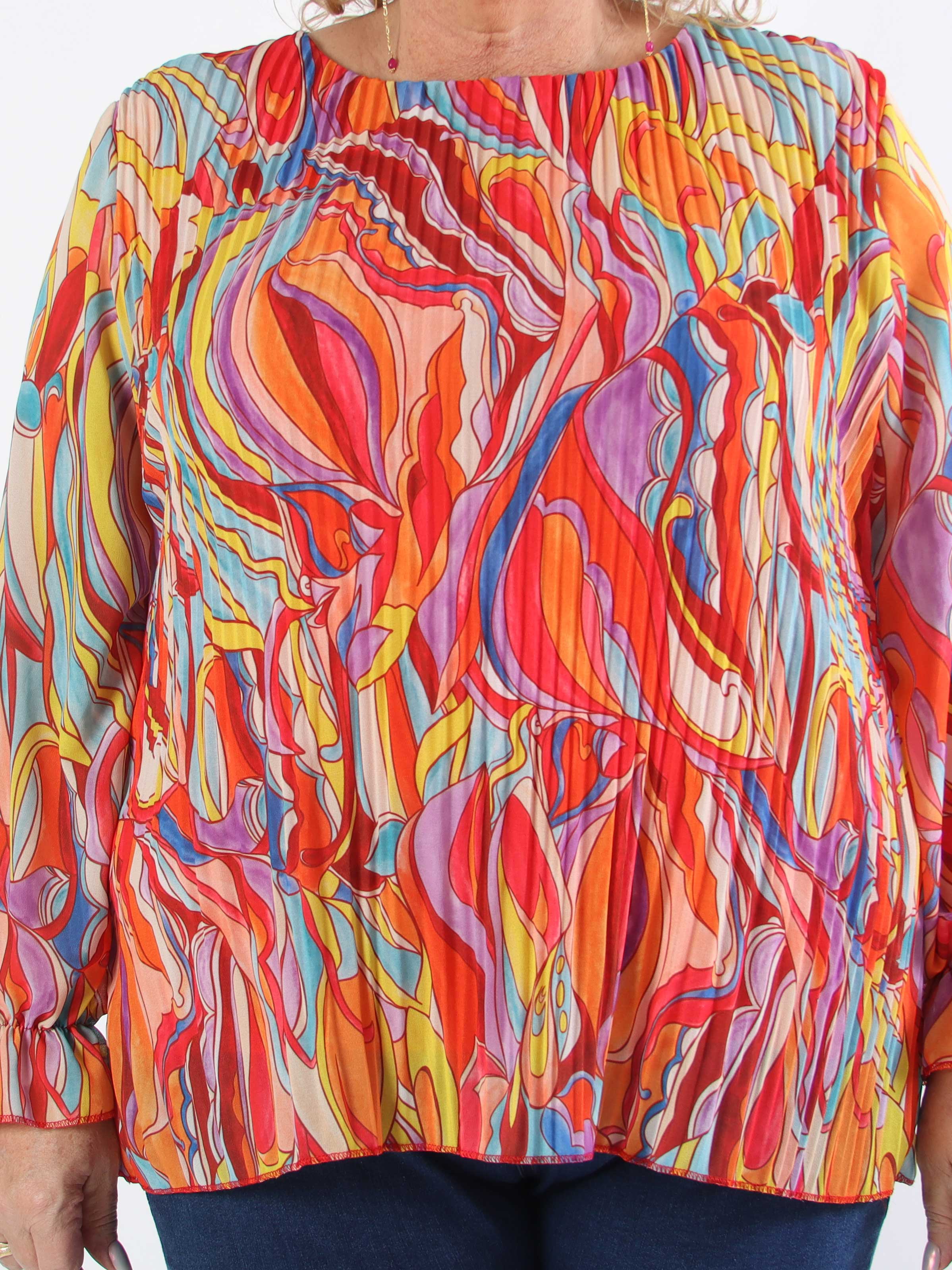 Lilia - Mönstrad plisserad blus i stor storlek